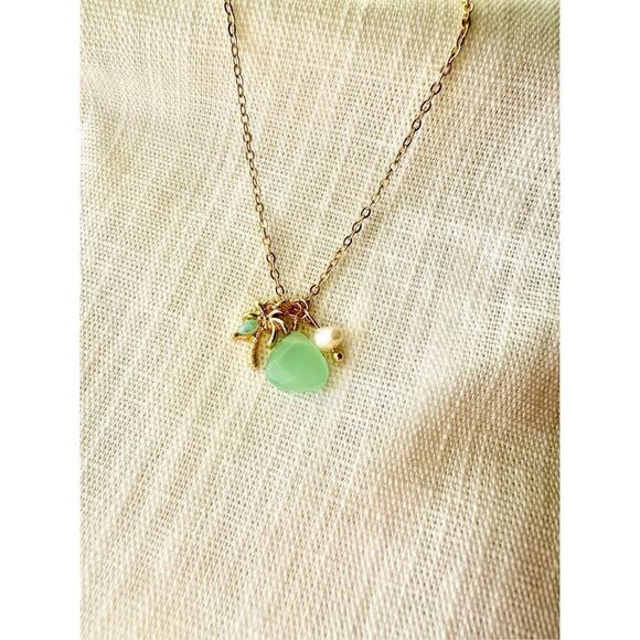 Light green beach sea glass palm tree pendant necklace with green opalescent det - Picture 4 of 6